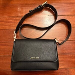 NWT Michael Kors Nessa Small Crossbody Messenger Bag in Black Leather